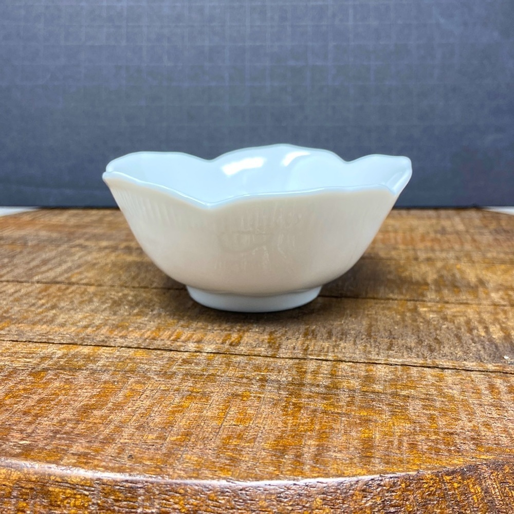Omniware Classic White Porcelain Small 4" Lotus Bowl